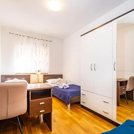 Nekic Διαμέρισμα *