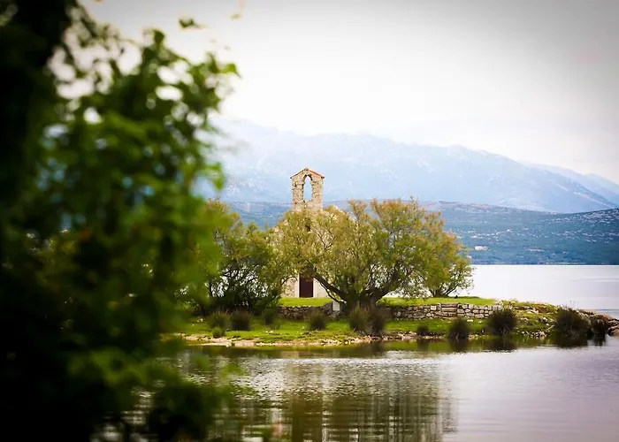 아파트 Nekic 포세다르예